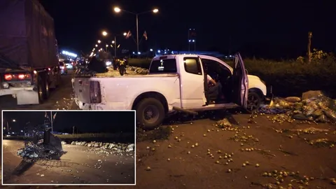 กระบะบรรทุกผักสารทจีน ยางแตก-พลิกคว่ำ เทกระจาดเกลื่อนถนน