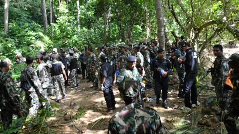 ลุยรื้อสิ่งปลูกสร้างรุกเกาะกระดาน