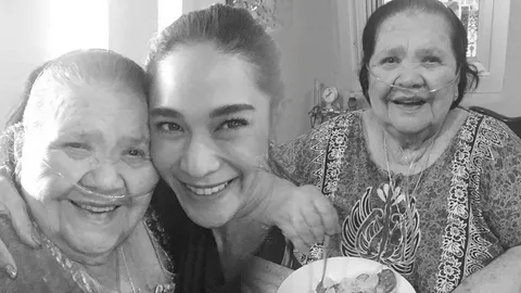 พลอย เฌอมาลย์ เศร้า คุณยายเสียชีวิตอย่างสงบด้วยโรคชรา 