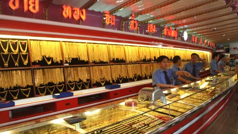 ทองไทยเปิดตลาด พุ่งขึ้น 100 รูปพรรณขายบาทละ 21,600