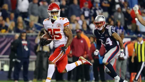 แชมป์เก่าพัง! 'ชีฟส์' บุกอัด 'เพเทรียตส์' 42-27 เปิดหัวศึกคนชนคน