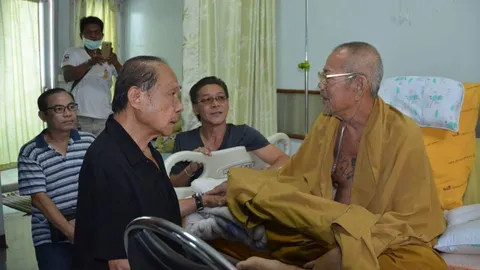 มะเร็งคร่าชีวิต หลวงพ่อมานพ เกจิดังเมืองรถม้า สิริอายุ 67 ปี 27พรรษา