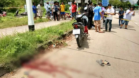 กลางวันแสกๆ! คนร้ายไล่ยิงวัยรุ่นซ้อนสาม กระสุนโดนหัว-คอคนนั่งกลางโคม่า