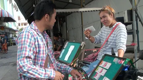 ไม่ได้อั้น! แต่มันไม่มีขาย แม่ค้าหวยชัยนาทยัน เลขยายหลงป่าเกลี้ยงแผง (คลิป)