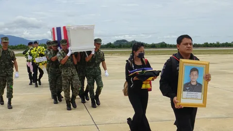 'นาทีสุดท้าย ตายเพื่อชาติ' ศพทหารกล้าเหยื่อระเบิดยะลา สู่ภูมิลำเนาเกิด