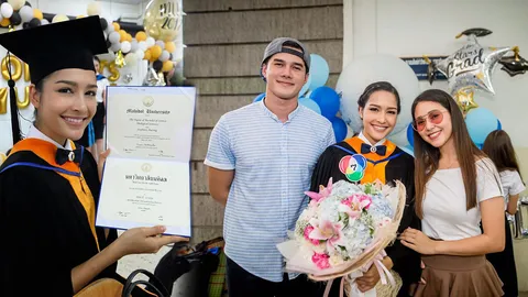 ‘เซฟฟานี่’ ยิ้มปลื้มคว้าปริญญา ‘มิกค์’ พระเอกคู่จิ้นร่วมยินดี