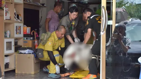 หนุ่มลาดพร้าวเมาทะเลาะเพื่อน ชกกระจกบาดมือเลือดไหลไม่หยุดดับคาบ้าน