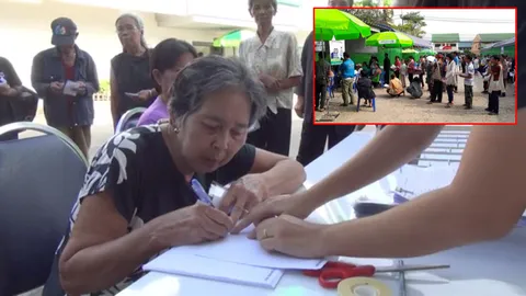 ดีเดย์แจกบัตรคนจน ยายชลบุรีดีใจ! ได้คนแรก ตั้งใจประหยัด เก็บเงินซื้อยา