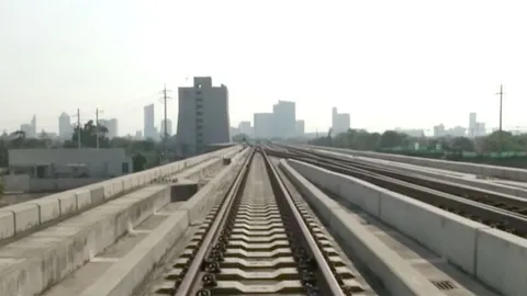 รฟท.มั่นหน้าขอเดินรถสายสีแดงเอง