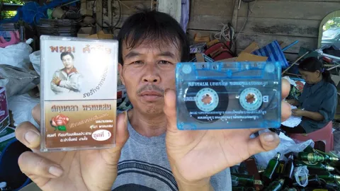 ชีวิตไม่สิ้นต้องดิ้นต่อไป! อดีตนักร้องดังดอกคำใต้ เก็บของเก่าเลี้ยงตัว