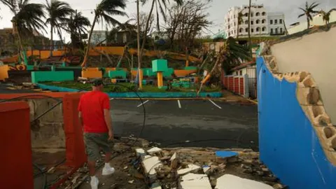 เศร้า บ้านสีสวยในคลิปเพลง ‘Despacito’ ถูกเฮอริเคน ‘มาเรีย’ ถล่มยับ