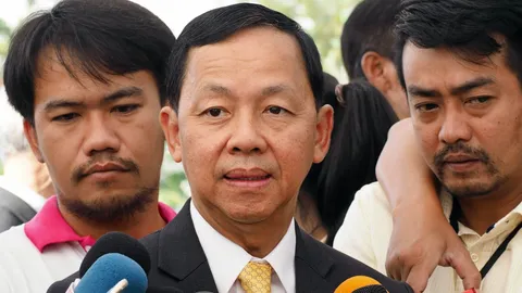 จัดให้ 'บิ๊กป๊อก' ! 'บิ๊กกุ้ย' แบะท่ารื้อสอบคดีจัดซื้อเรือเหาะ