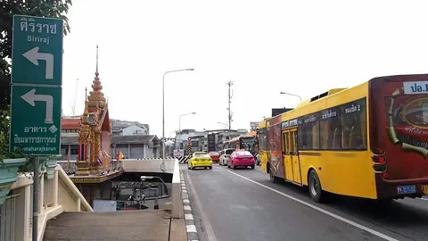 เจาะเข็มด้านหน้า วัดอมรินทราราม