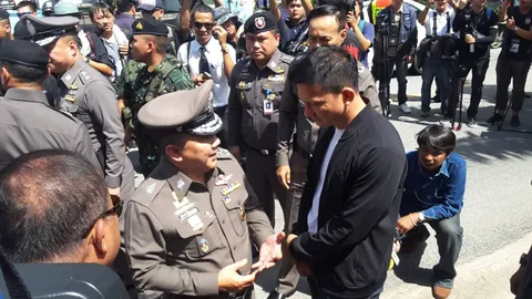 'ศรีวราห์' หิ้วหมาย บุกบ้าน 'ปู' ผกก.หนุ่ย บอดี้การ์ดคนสนิท นำค้น