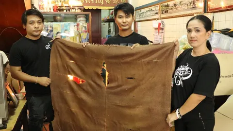 สาวบ้านโป่ง เก็บรักษาผ้าห่มพระราชทาน ร.9 เป็นสมบัติล้ำค่ากว่า 63 ปี