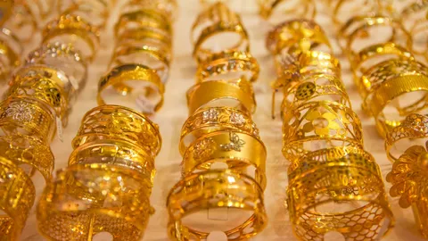 ทองไทยเปิดตลาด พุ่งขึ้น 100 รูปพรรณขายบาทละ 20,700