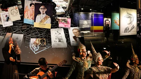 ศิลปินร่วมอาลัย! 5 เหตุผลควรชมนิทรรศการ จากธุลีดินสู่จักรวาลของพ่อ!