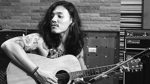 ‘แทน’ ภูมิใจได้ร่วมบรรเลงบทเพลงของพ่อ ‘สายฝน’
