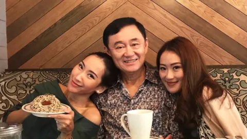 อิ๊ง-เอม ให้กำลังใจ 'ทักษิณ' ถูกคนใส่ร้าย ยันพ่อจงรักภักดีต่อสถาบันฯ