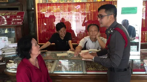 ยุ่งกันใหญ่! ยาย80ซื้อทองที่ร้าน ได้ของใหม่-กลับมาทวงของเก่าถอดวางไว้