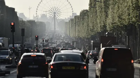 ปารีส เลิกใช้รถยนต์กินน้ำมัน ช่วยลดโลกร้อน