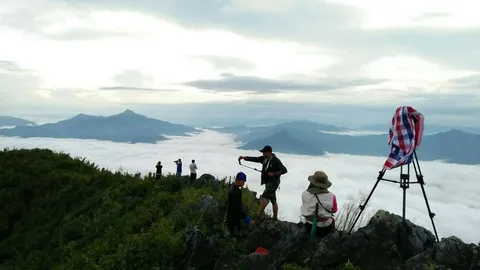 วิวสวย! อ.เวียงแก่นเปิด 'ดอยผาหม่นน้อย'แหล่งเที่ยว ชมทะเลหมอก2ฝั่งโขง 