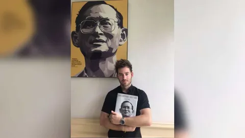 เปิดความในใจหนุ่มอังกฤษ ถึงในหลวง ร.9 'ไม่แปลกใจทำไมคนไทยรักพระองค์'