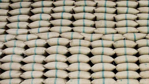 ไม่ระบายข้าวสต๊อกรัฐช่วงนี้ 