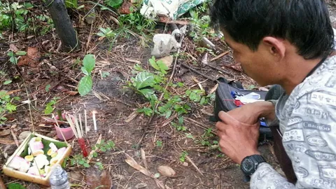 ครอบครัวทำพิธีเปิดป่า ช่วงพระอาทิตย์ขึ้น ก่อนลุยหาพ่อเฒ่า78 หลงป่า4วัน