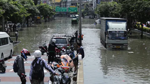 ผู้ว่าฯอัศวินโต้ข่าวทีวี ไฟดับทำดินแดงท่วม