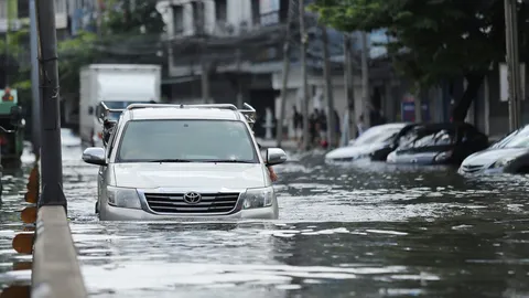 “คปภ.” จี้จ่ายเคลมรถจมนํ้า 3 พันคัน