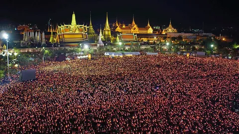 สะพรั่งพราว 9 กวี อัญชุลีมหาราชัน