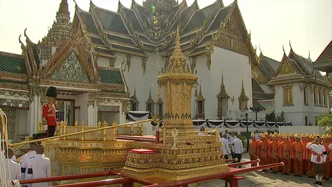 ประมวลภาพอัญเชิญพระบรมโกศขึ้นเสลี่ยงแว่นฟ้า ออกกำแพงแก้วพระบรมมหาราชวัง