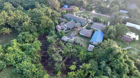 ชาวบ้านผวา! แผ่นดินยุบตัว ขยายวงกว้าง ห่างสันเขื่อนศรีนครินทร์ 5 กม.