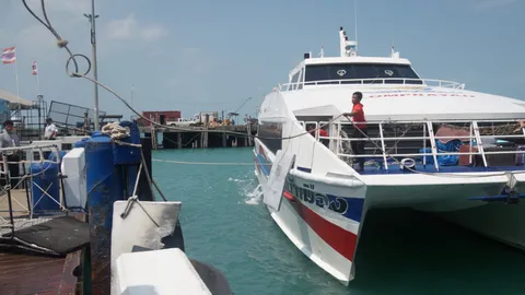 กรมเจ้าท่าออกเตือน สมุยคลื่นลมแรง เรือโดยสารควรระวัง เรือเล็กงดออกฝั่ง