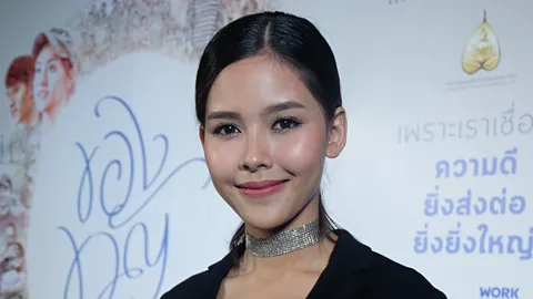 ไข่มุก เดอะวอยซ์ สุดปลื้ม ก้อง ห้วยไร่ ชวนขึ้นคอนเสิร์ตใหญ่ (คลิป)