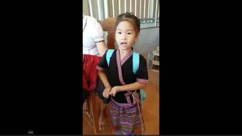 สุดทึ่ง! 'น้องแพรวา' หนูน้อยพะเยา 4 ขวบ ขับลื้อ ได้ไพเราะ เกินวัย (คลิป)