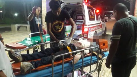 เพื่อนรัก ชวนกินเหล้า พอเมาหวังเคลมเมียเพื่อน คว้ากรรไกรแทงกัน สาหัสคู่ 