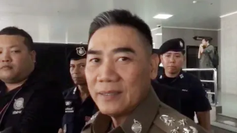 ‘บิ๊กแป๊ะ’ สยบข่าวลือลาออก ผบ.ตร. ยันทำงานต่อ ปัดถูกทาบนั่ง รมต.