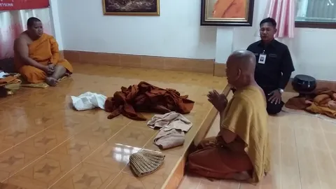 หลวงพ่อเปรี้ยวปากอยากดื่ม ถูกจับสึกร้องไห้สะอื้น เพราะเหล้าขาวน้ำแดง