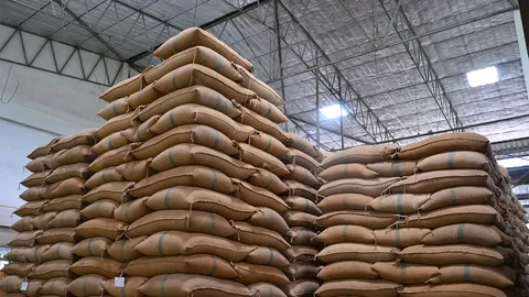 ชง "นบข." ต่อเวลาระบายข้าวถึงปี 61 