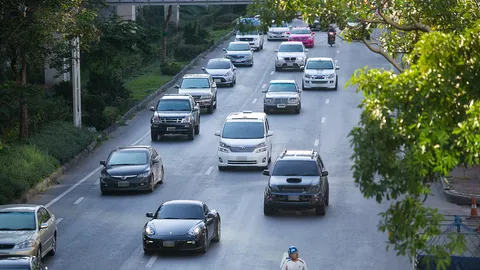 หวั่นตลาดรถยนต์ไฟฟ้าพัง รัฐเร่งหามาตรการป้องกัน “เอฟทีเอ” จีน