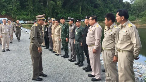 ห่วงใย ปชช.! 'องคมนตรี' ลงติดตามโครงการอ่างเก็บน้ำหุบตาหวัด อ.บางสะพาน