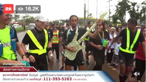 พยาบาลร้องเพลงมาร์ช ตูน น้ำตาซึม บอกผมแค่ส่วนหนึ่ง แต่คุณคือคนสำคัญ (คลิป)