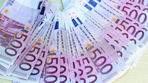 ตร.อิตาลี บุกจับธนบัตรยูโรปลอม 9 แสนใบ มูลค่า 28 ล้านยูโร