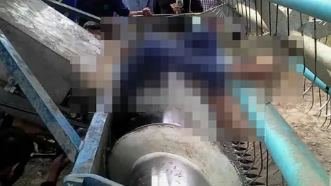 คาที่! หนุ่มชะตาขาดขับรถเกี่ยวข้าวหลับใน วูบตกลงไปโดนใบมีดบดหัวสยอง