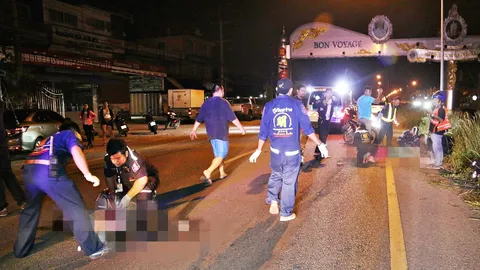 สัตหีบ วัยรุ่น ซิ่งจยย.ซ้อน 3 ตัดหน้า เก๋งจ่าทหารเรือ ชนตาย1 สาหัส2