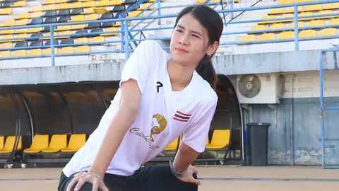 เปิดใจ 'น้องเจน' นางฟ้าไร้เสียง ดีกรีแข้งโต๊ะเล็กทีมชาติไทย 