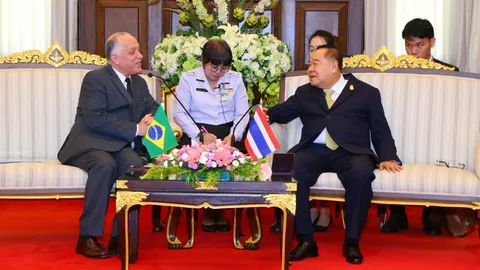 เอกอัครราชทูตบราซิล เข้าเยี่ยมคำนับ'บิ๊กป้อม'ในโอกาสกำลังจะพ้นหน้าที่ 