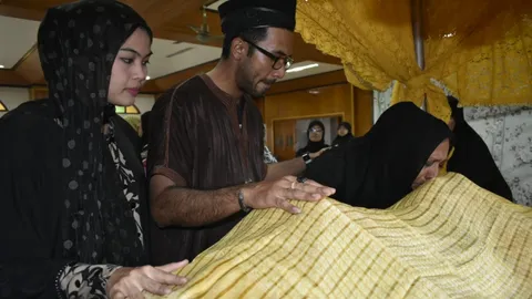 วันอาทิตย์ ฝังศพ ‘เพชร ดาราฉาย’ ก่อนสิ้นลม ยิ้มบอกลูกๆ อย่าดื้อกับแม่